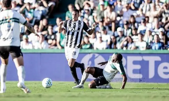 Atlético Mineiro é derrotado pelo Coritiba e cai na tabela do Brasileirão