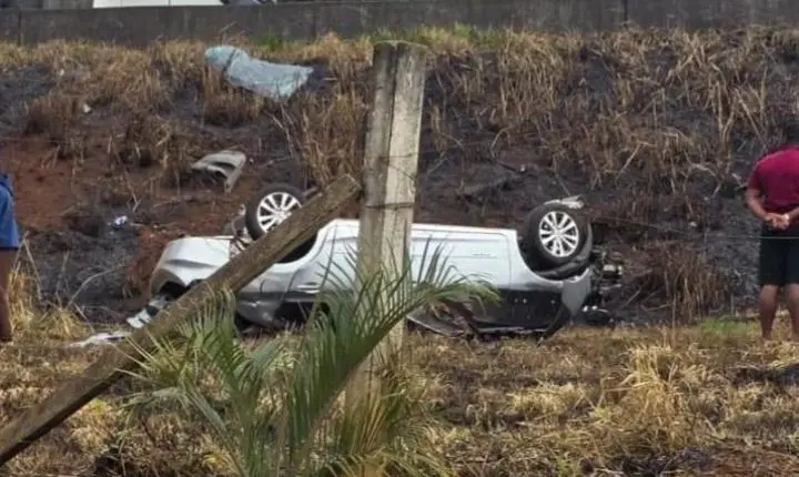 Criança morre e pessoa fica gravemente ferida em acidente na BR-381, em Itatiaiuçu
