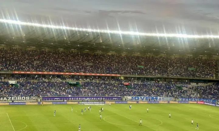 Cruzeiro vence a Chapecoense e sobe na tabela do Brasileirão