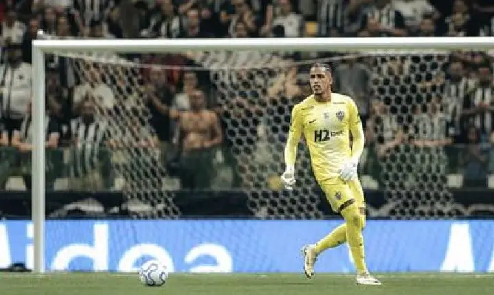Gabriel Delfim brilha nos pênaltis, e Atlético avança à semifinal da Sul-Americana