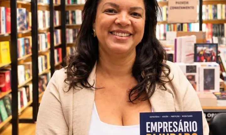 Luciana Rodrigues lança segundo livro em coautoria e conquista posição de destaque entre os mais vendidos da Amazon