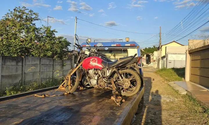 Motociclista inabilitado é preso após fuga e direção perigosa em Mateus Leme