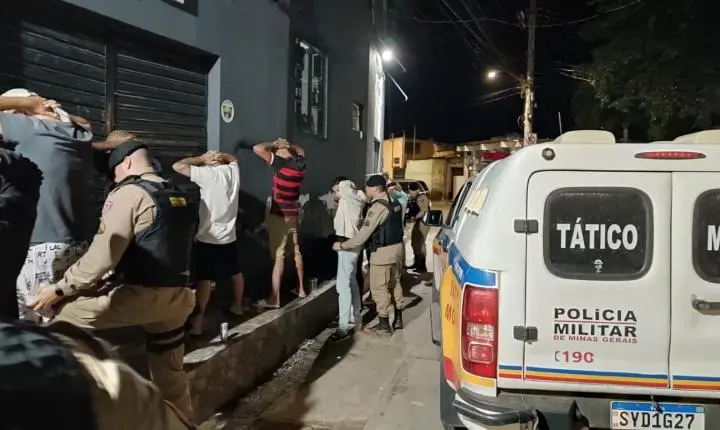 Operação Impacto da Polícia Militar reforça segurança e resulta em prisão e apreensão de drogas em Betim