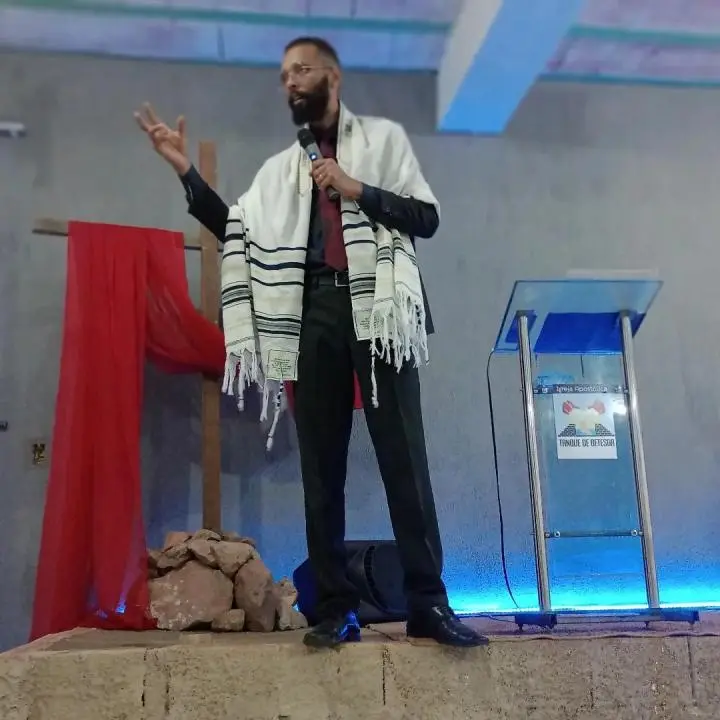 Pastor Filipi Augusto