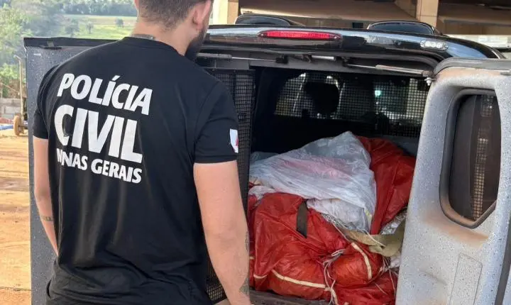 POLÍCIA CIVIL RECUPERA PARAQUEDAS FURTADO DE LOCAL DE ACIDENTE AÉREO EM MATEUS LEME