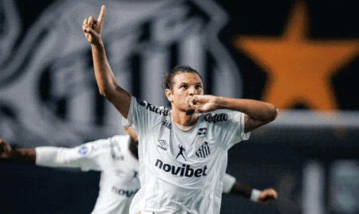 SANTOS LARGA NA FRENTE E VENCE ATLÉTICO NA VILA PELA SUL-AMERICANA